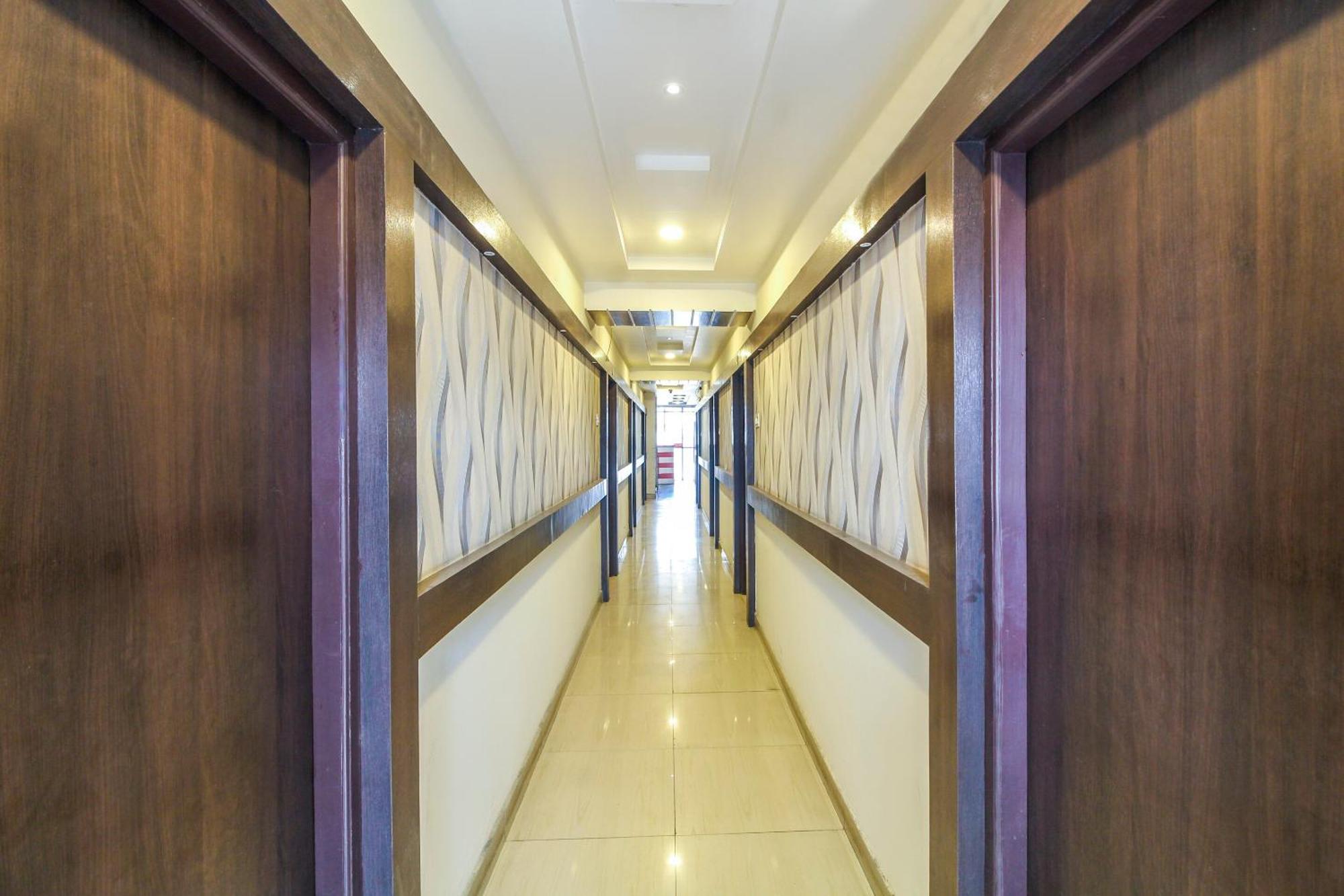 Hotel O Sri Harsha Residency Near Jntu Metro Hyderabad Exteriör bild