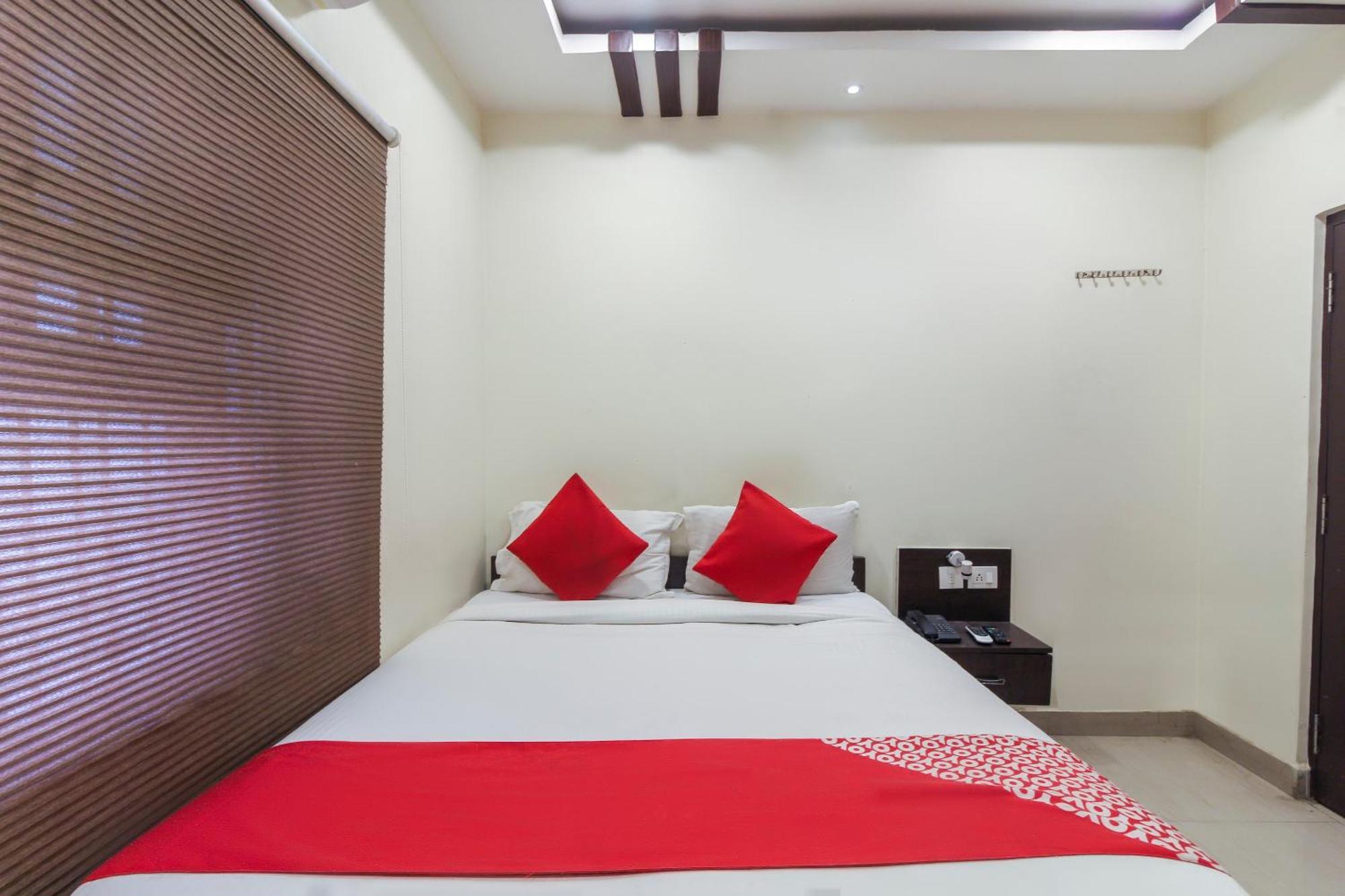Hotel O Sri Harsha Residency Near Jntu Metro Hyderabad Exteriör bild